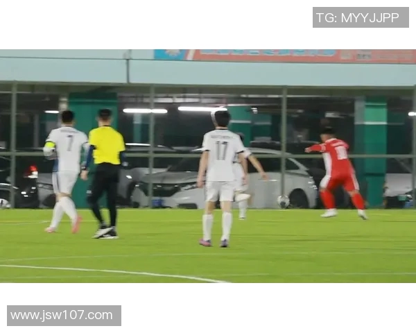 足球明星抠像视频揭秘他们场上精彩瞬间与幕后故事的完美结合 足球明星抠像视频揭秘他们场上精彩瞬间与幕后故事的完美结合