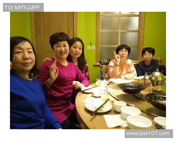 全家共享快乐时光全家必备足球带你体验无尽乐趣与亲情互动